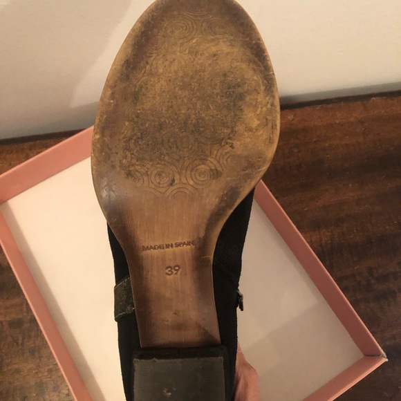 Women’s size 39 Napoli Suede bootie - Picture 4 of 6